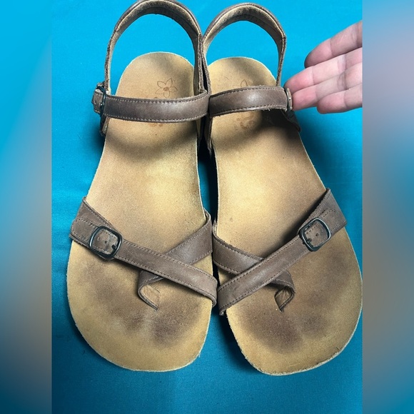 SAS PAMPA TOE LOOP CHOCOLATE LEATHER LOW WEDGE SANDAL
Size 10.5 - Picture 5 of 10